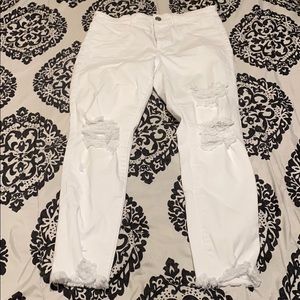American eagle white ripped skinny Capri